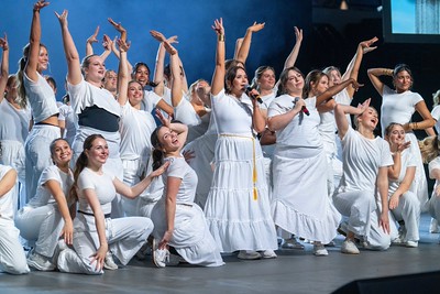 Winners of FS Live 2025 Alpha Gamma Delta in formation