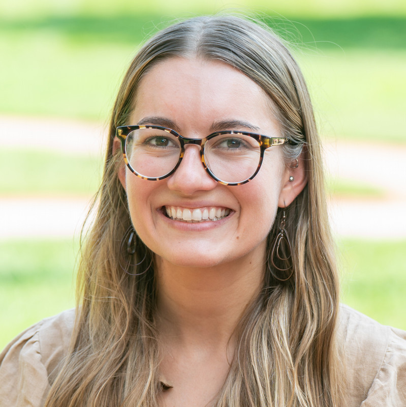 Isabella McShea headshot