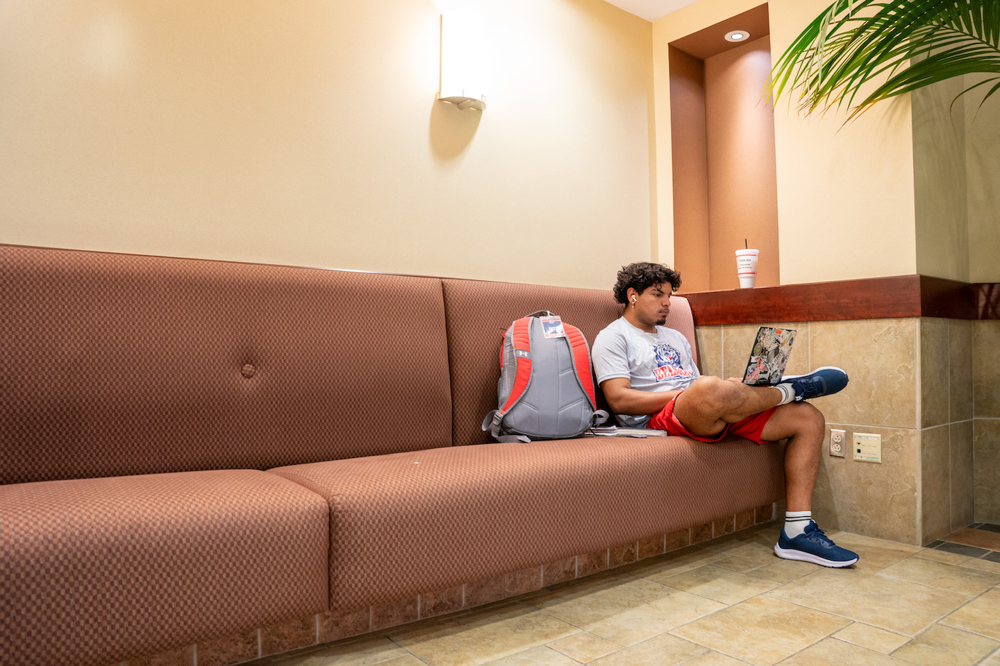 Ever Turcios studying in Beaman student center.