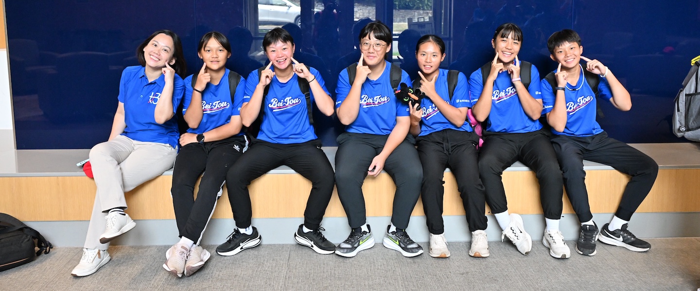 Belmont Hosts Taiwanese Softball Team 