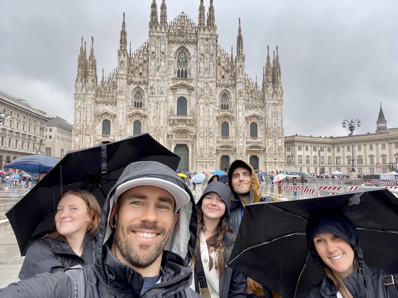 O'More students and faculty take a selfie in Italy