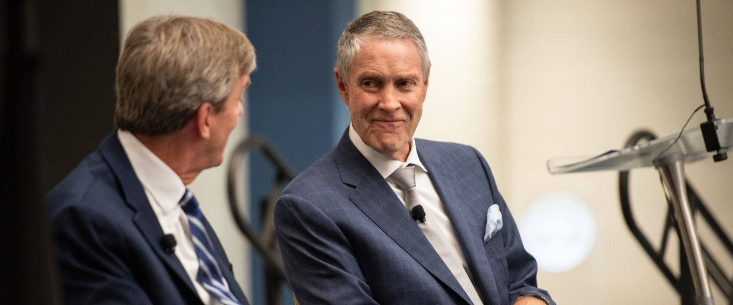 Dr. Anderson Spickard speaks with former U.S. Senate Majority Leader Bill Frist, M.D.