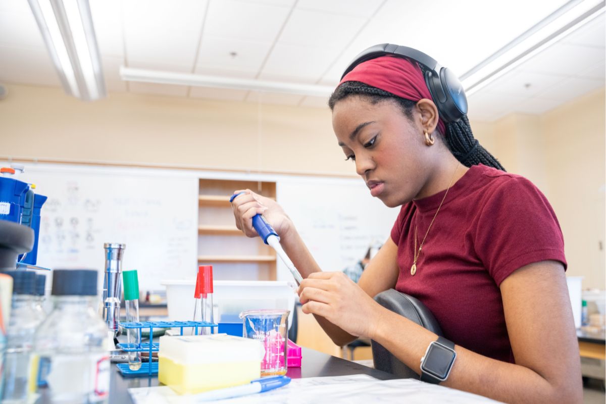 Symone Hodges in a Belmont lab