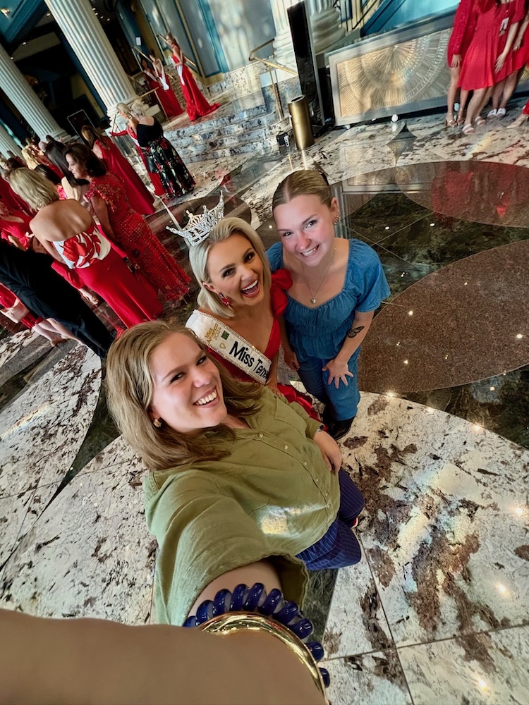 BEST students with Miss Tennessee