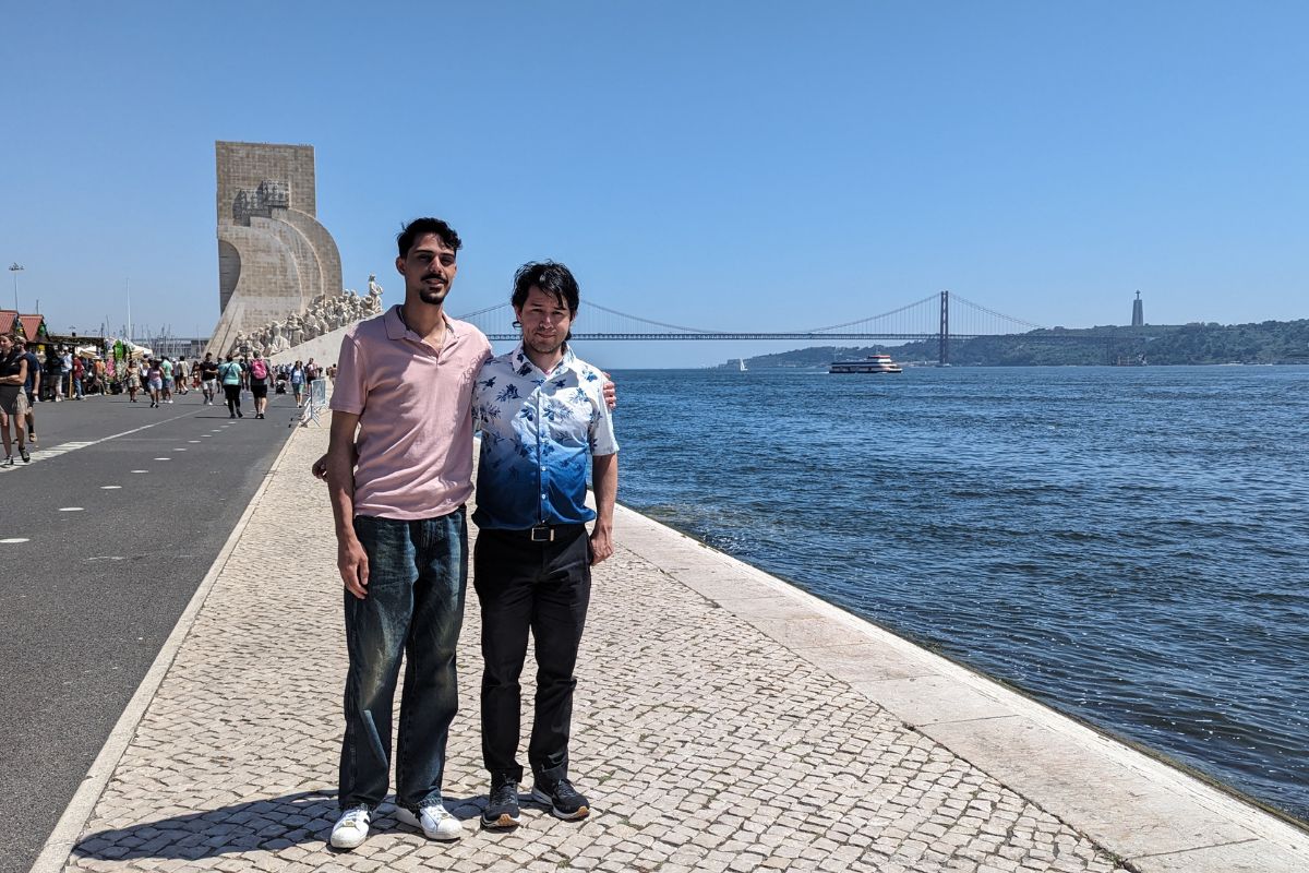 Abdullah Parvin (left) and Dr. Esteban Parra Rodriguez (right) at IEEE MSR 2024.