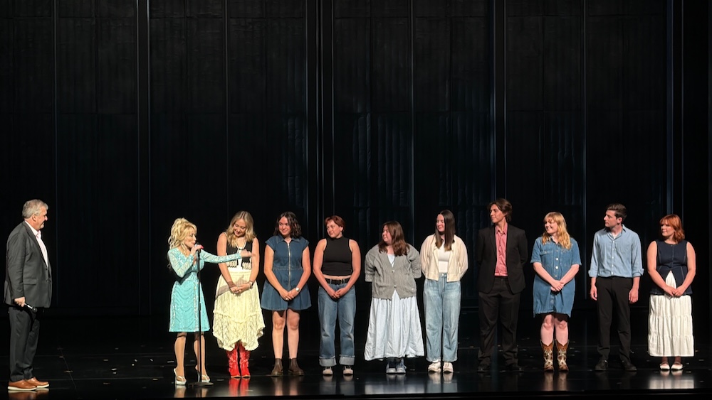 Dolly Parton introduces the Fellows on stage