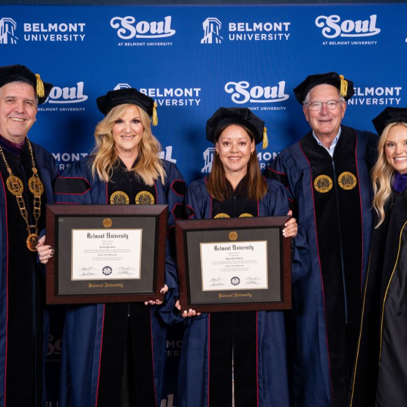 Belmont University President Dr. Greg Jones, Trisha Yearwood, Hillary Lindsey, Belmont Board of Trustees Chairman Milton Johnson, Belmont Curb College Dean Brittany Schaffer