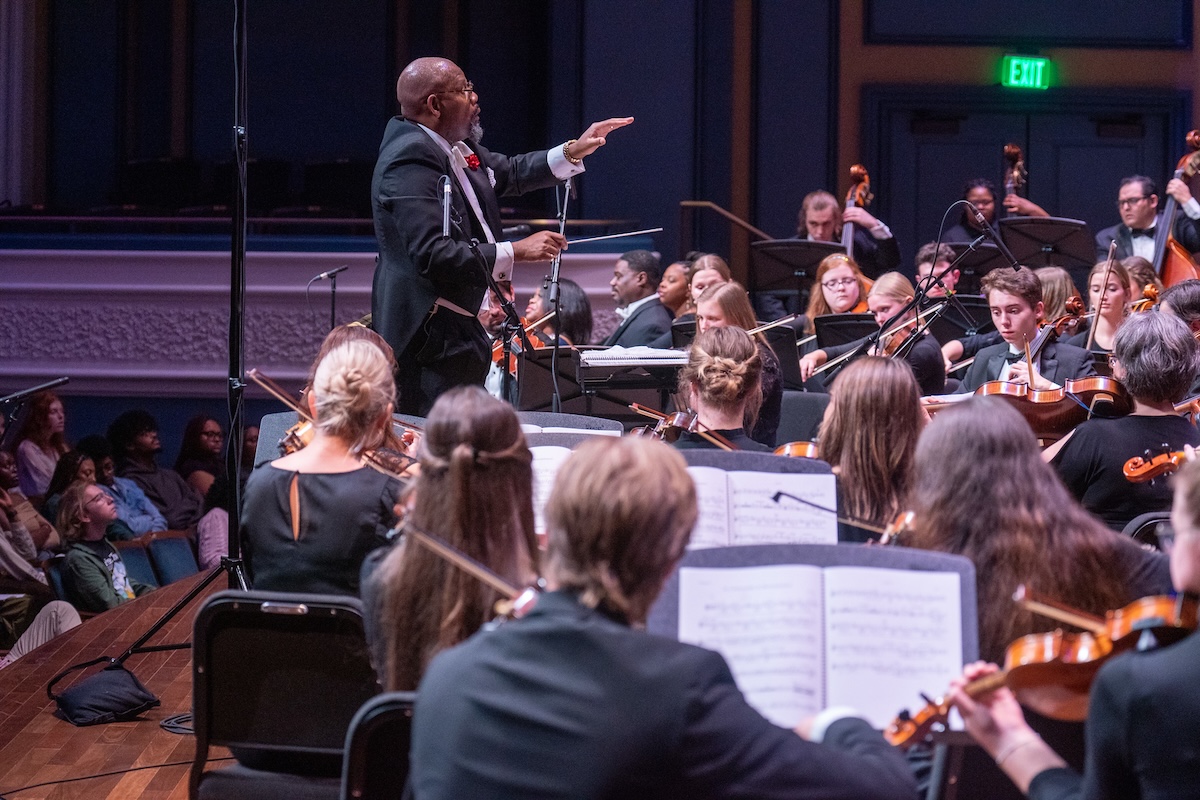 Jeffery Ames conducts at Requiem for Colour