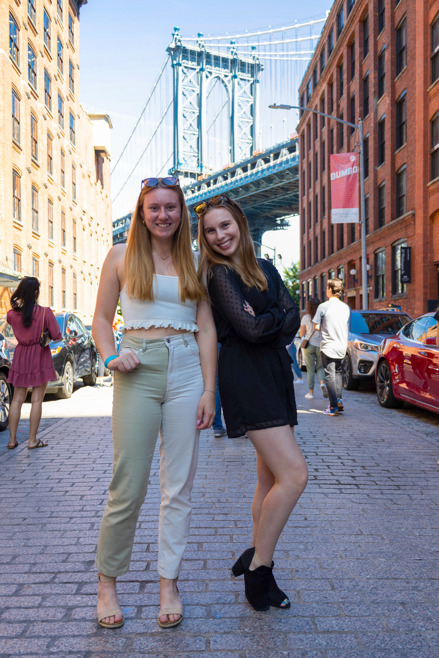 Belmont East students pose in front of Brooklyn Bridge